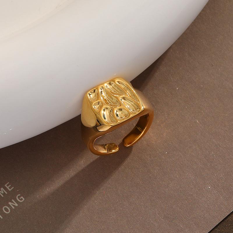 Talon Jewelry Zodiac Signet Ring  |  Womens Jewelry Accessories Gemini